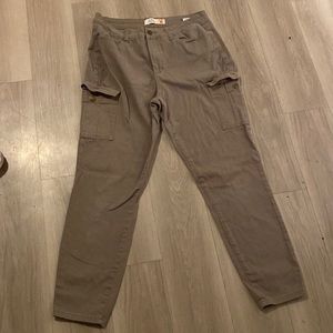 Dark green pants. Good quality. Fit well. Size 16 woman’s
